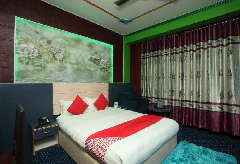 هتل Aastha By Oyo Rooms