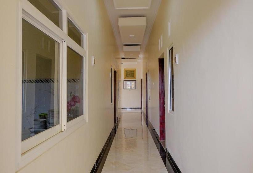 בית מלון כפרי Alif Family Residence By Oyo Rooms