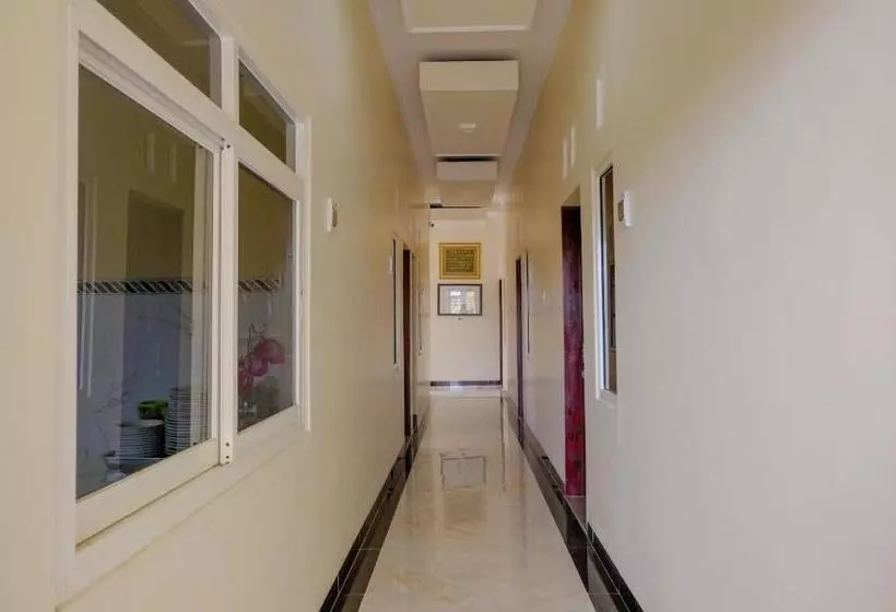 هتل Alif Family Residence By Oyo Rooms