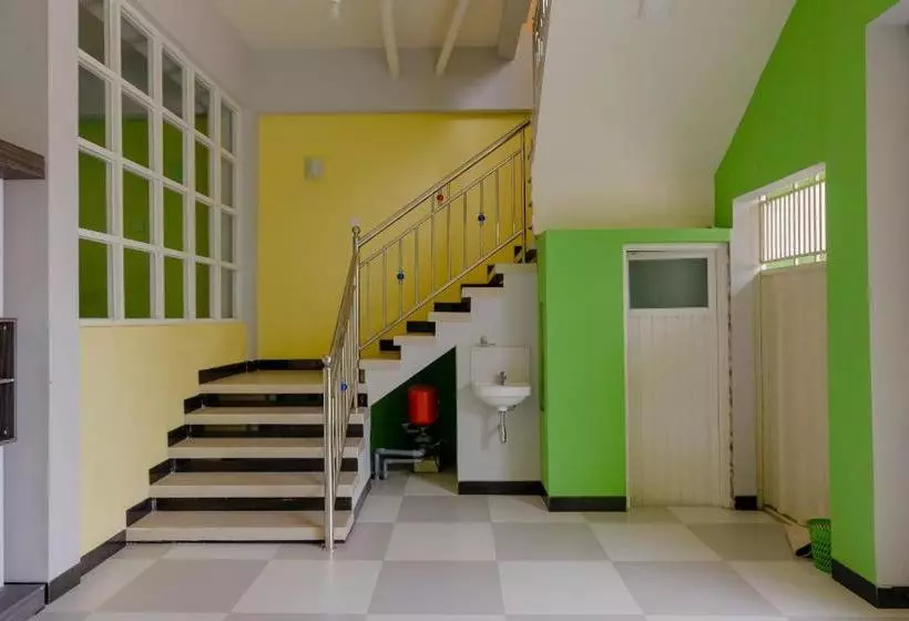 هتل Alif Family Residence By Oyo Rooms