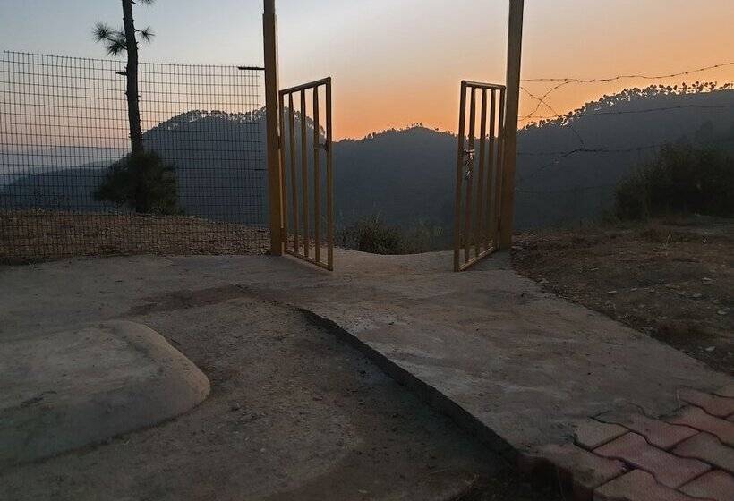 Hotel Bsr Farms Resort