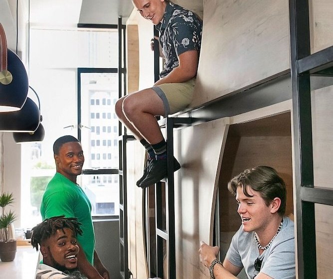 فندق Hippo Pod Hostel  Adults Only