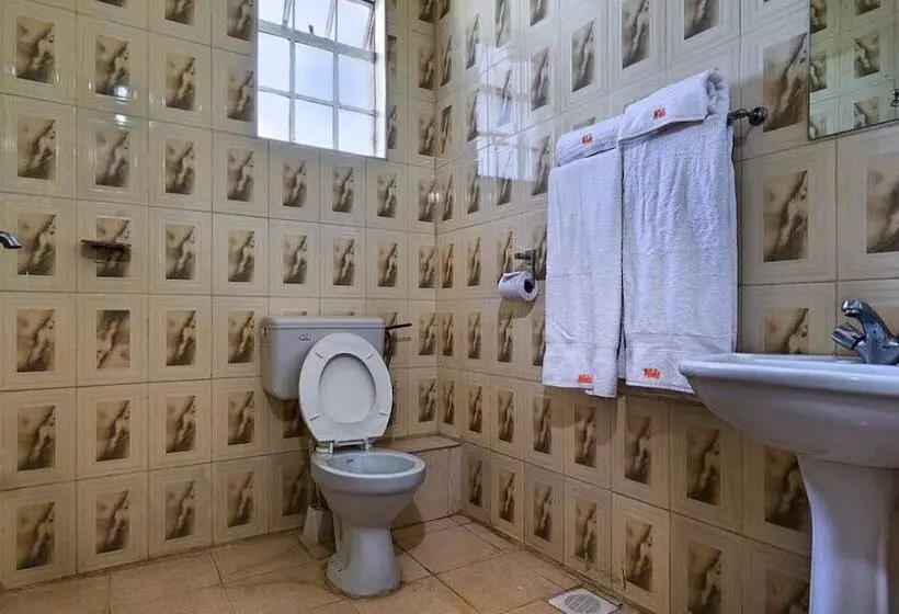 هتل Milele Resort Nakuru