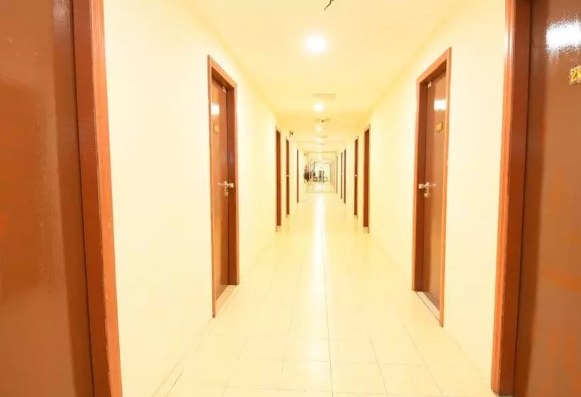 Hotelli Sarina By Oyo Rooms