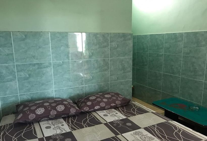 בית מלון כפרי Sera Indah By Oyo Rooms