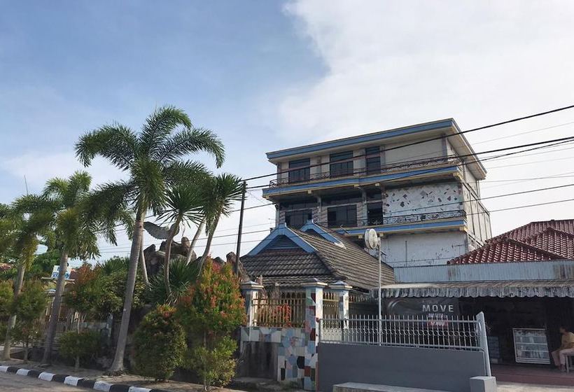 בית מלון כפרי Sera Indah By Oyo Rooms