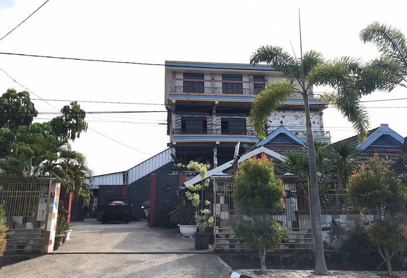 בית מלון כפרי Sera Indah By Oyo Rooms