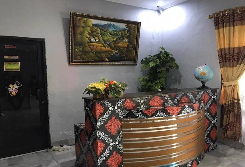 בית מלון כפרי Sera Indah By Oyo Rooms