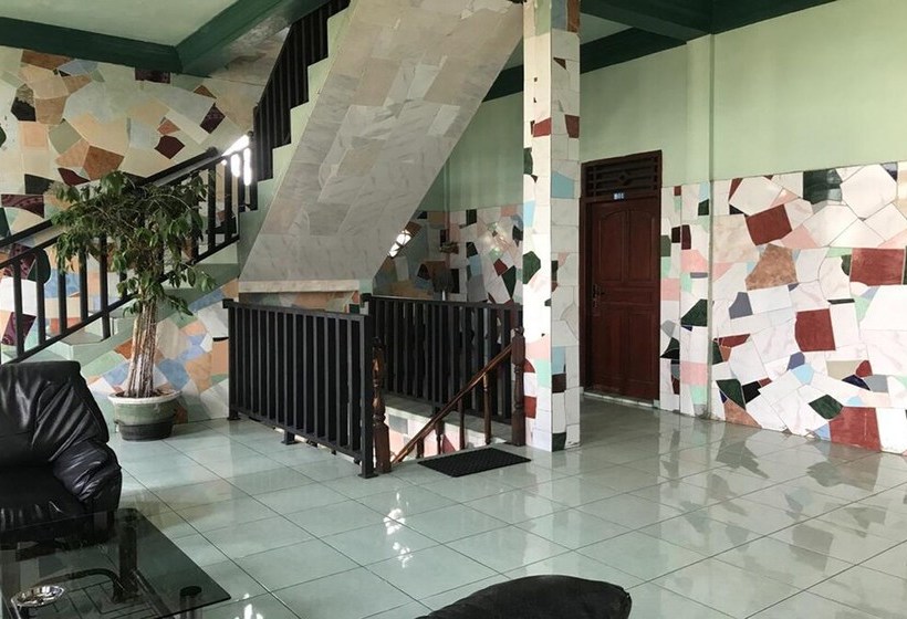 בית מלון כפרי Sera Indah By Oyo Rooms