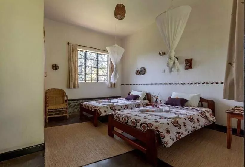 هتل Travellers Rest