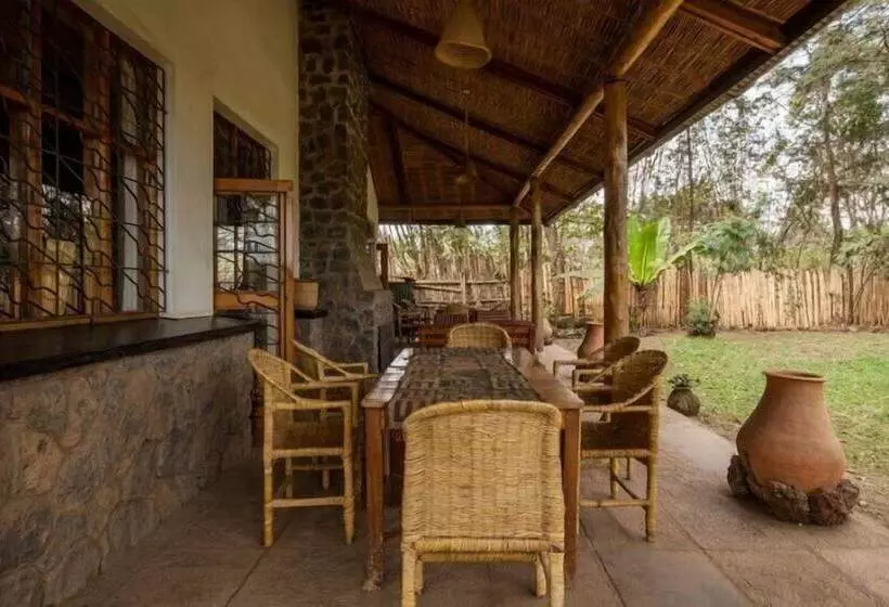 هتل Travellers Rest