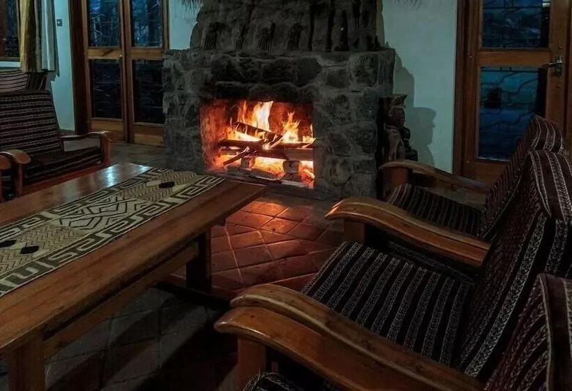 هتل Travellers Rest