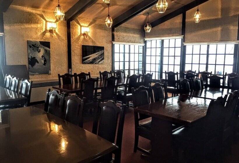 بنسيون Lodge Canada