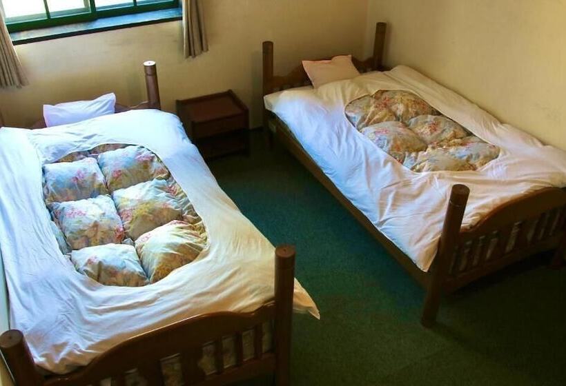 بنسيون Lodge Canada