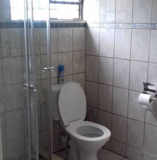 پانسیون Sweetberries Bed & Breakfast