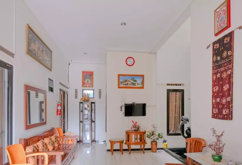 ホテル Griya Putri Syariah By Oyo Rooms