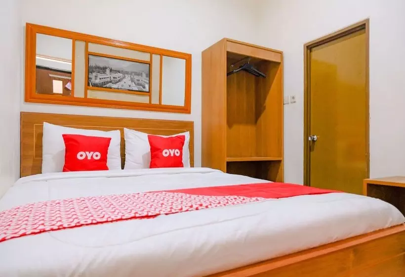ホテル Griya Putri Syariah By Oyo Rooms