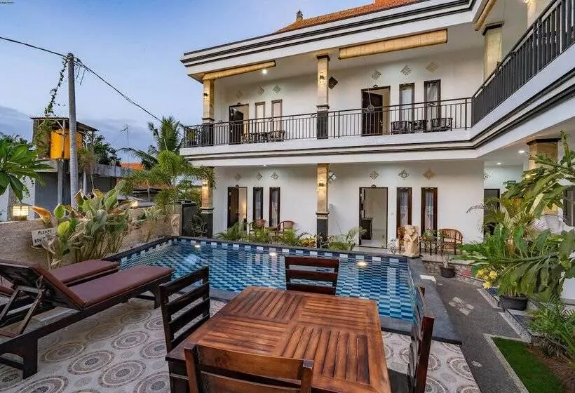 簡易ホテル Nusa Sentana Lembongan Bali