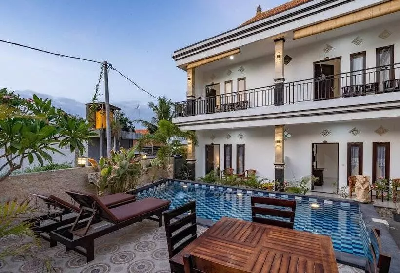 簡易ホテル Nusa Sentana Lembongan Bali