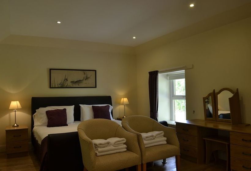 Auchendennan Farm Cottage