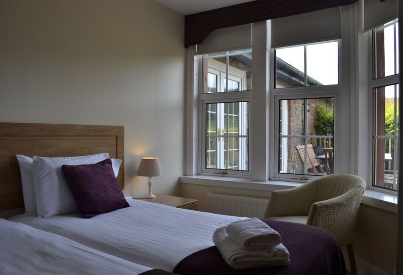 Auchendennan Farm Cottage