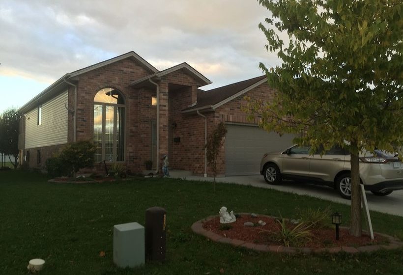 مبيت وإفطار John's Here