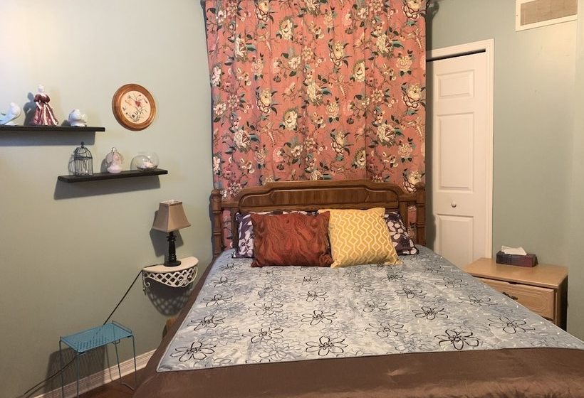 مبيت وإفطار John's Here