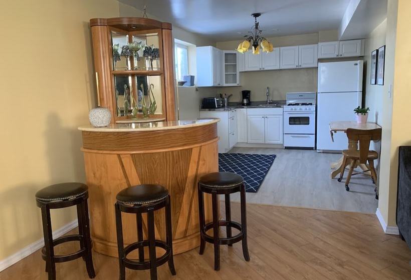 مبيت وإفطار John's Here