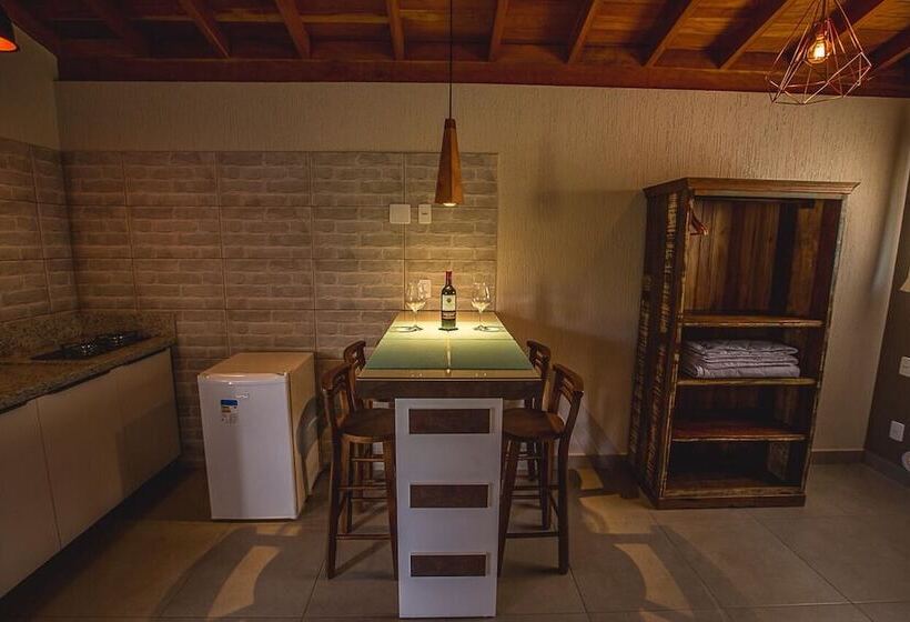 مسافرخانه Pousada Rosa Karioka