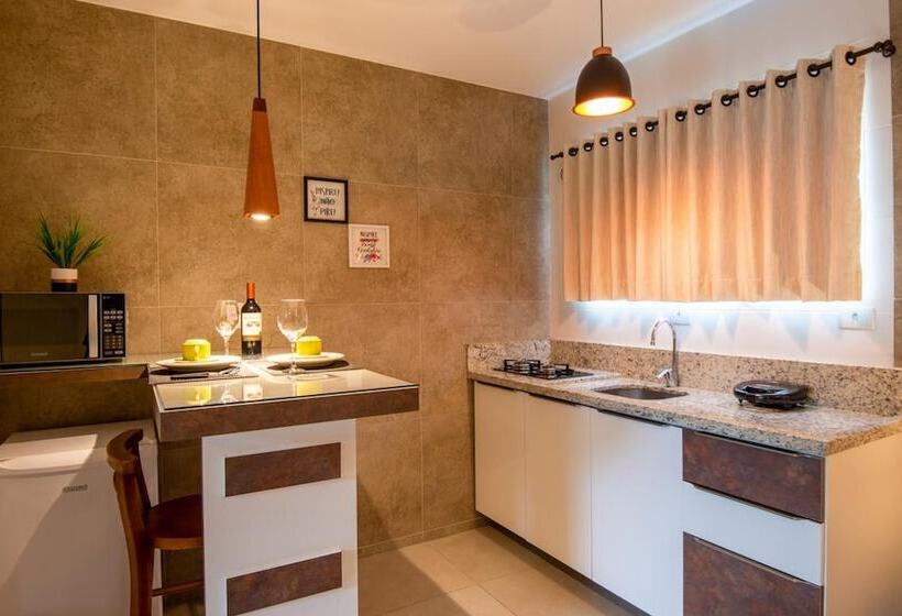 مسافرخانه Pousada Rosa Karioka