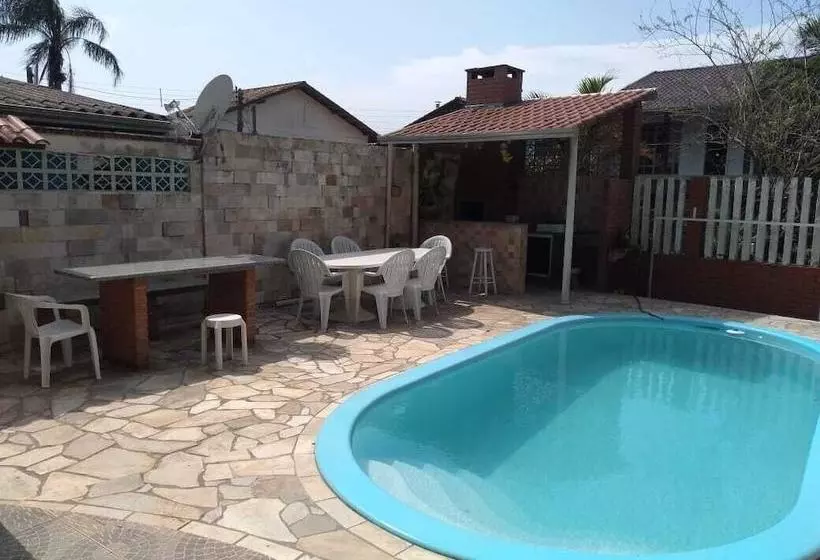 Hostel Guaratuba Connection Pr