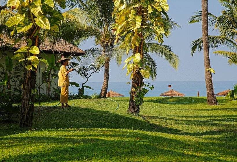 هتل Ngapalii Bay Villas & Spa