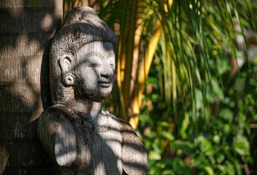 هتل Ngapalii Bay Villas & Spa