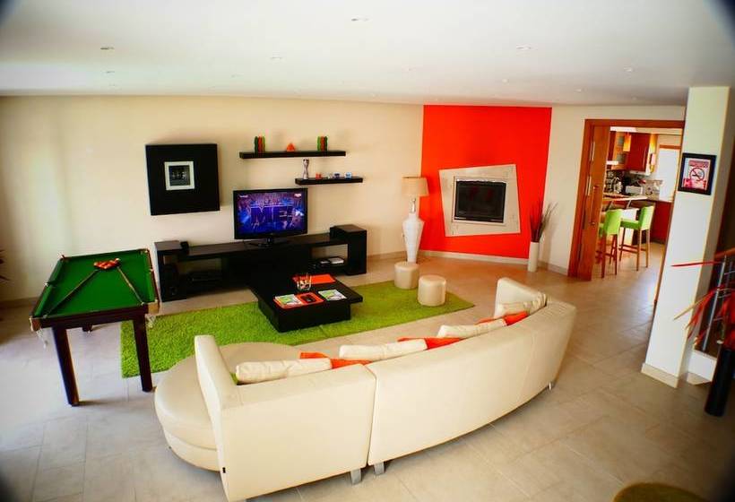 Пансион Surf Royal Guest House