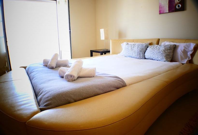 Пансион Surf Royal Guest House