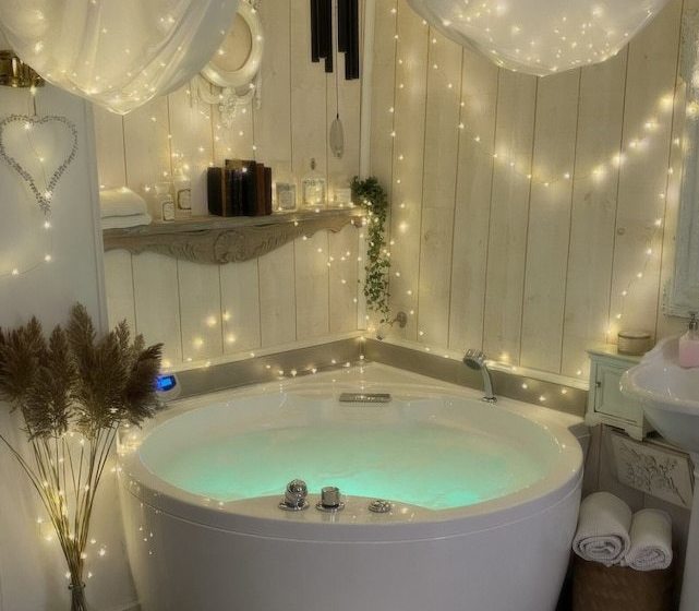 L Escapade Aixoise Sauna Balneo Jacuzzi Petit Dejeuner Boissons Netflix Centre Historique