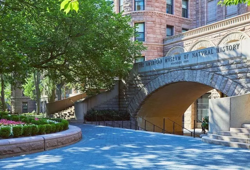 هتل 5th & 55th Residence Club