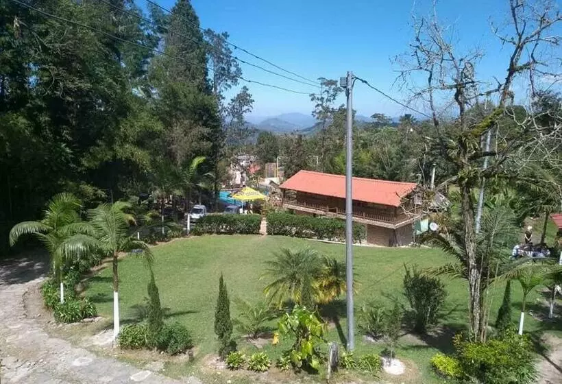ホテル Centro Vacacional Y Recreativo La Ermita   Sasaima