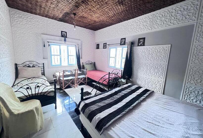 پانسیون La Maison Traditionnelle Hôtel Et Guesthouse