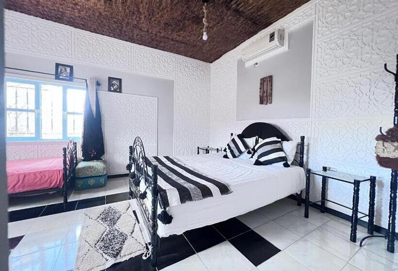 پانسیون La Maison Traditionnelle Hôtel Et Guesthouse