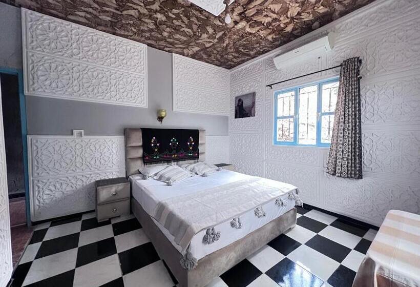 پانسیون La Maison Traditionnelle Hôtel Et Guesthouse