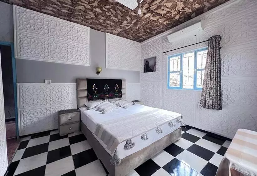 ペンション La Maison Traditionnelle Hôtel Et Guesthouse