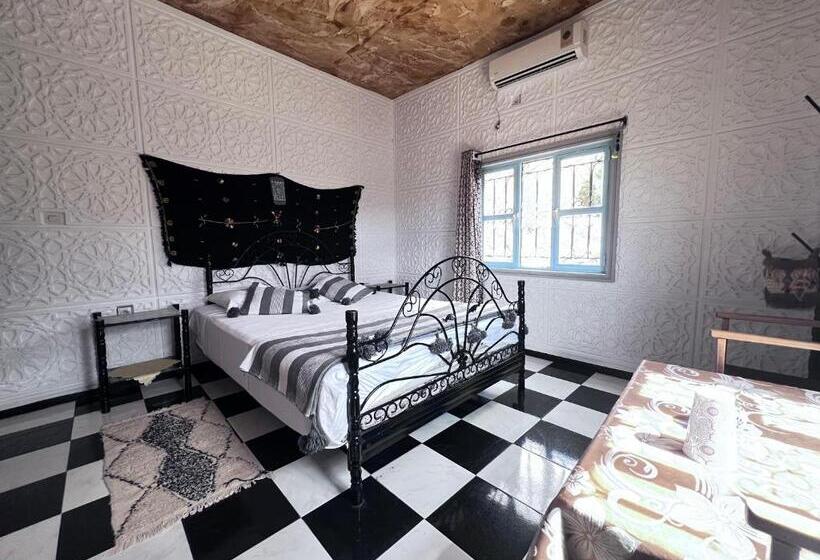 پانسیون La Maison Traditionnelle Hôtel Et Guesthouse