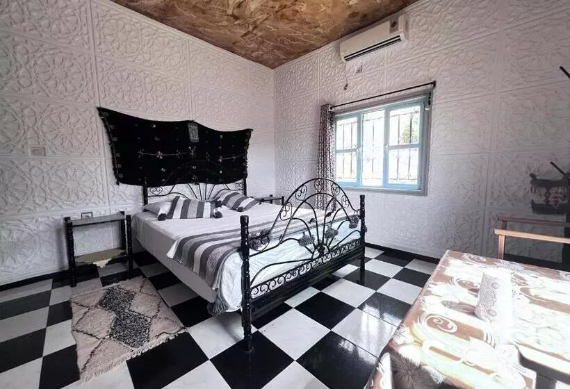 ペンション La Maison Traditionnelle Hôtel Et Guesthouse