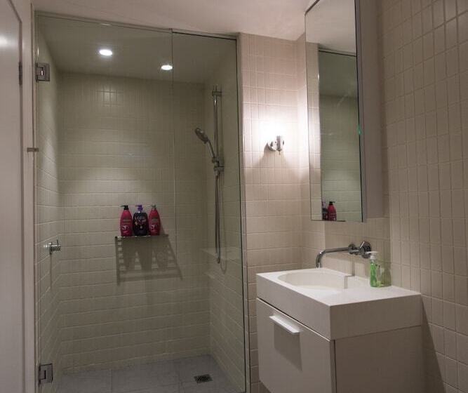 Readyset Apartments On Emerald