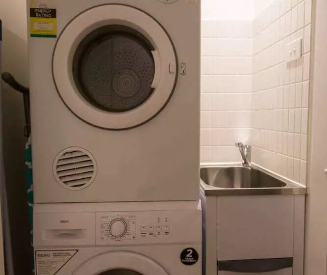 Readyset Apartments On Emerald