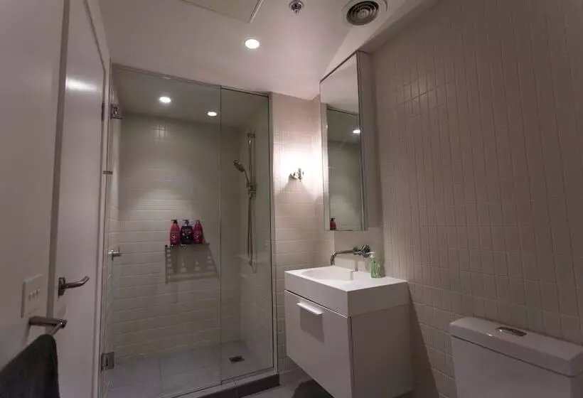 Readyset Apartments On Emerald