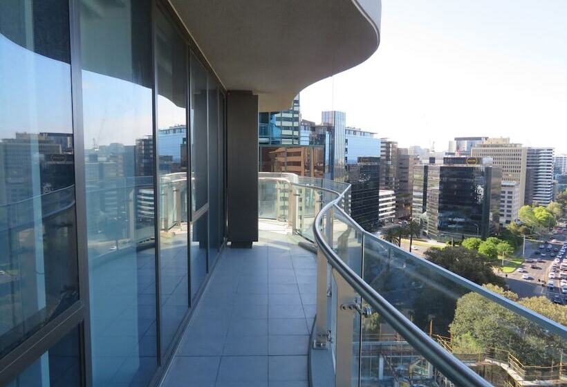 Readyset Apartments On Emerald