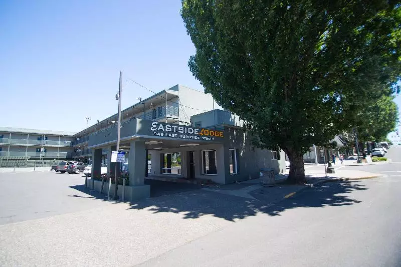 호텔 Eastside Lodge