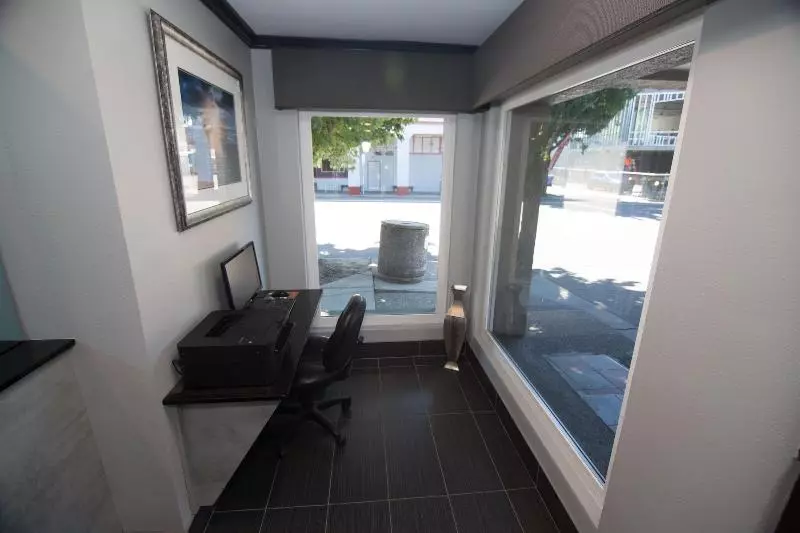 호텔 Eastside Lodge